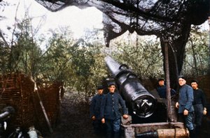Un cañón de la Marina Francesa durante la Batalla de Verdún, septiembre de 1916 de Jules Gervais Courtellemont